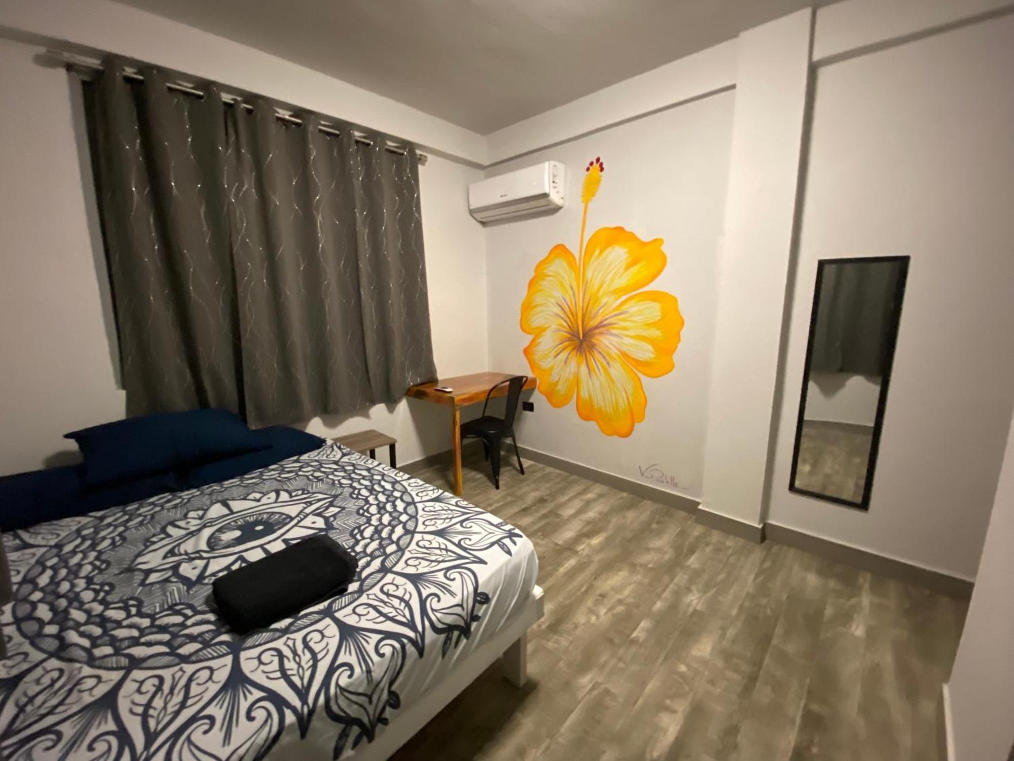 1802 At San Juan Hostel Exterior photo