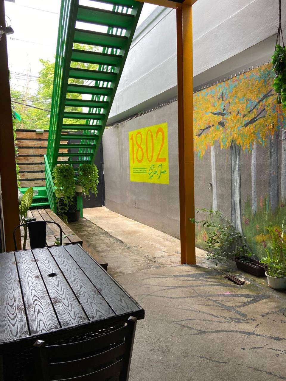 1802 At San Juan Hostel Exterior photo